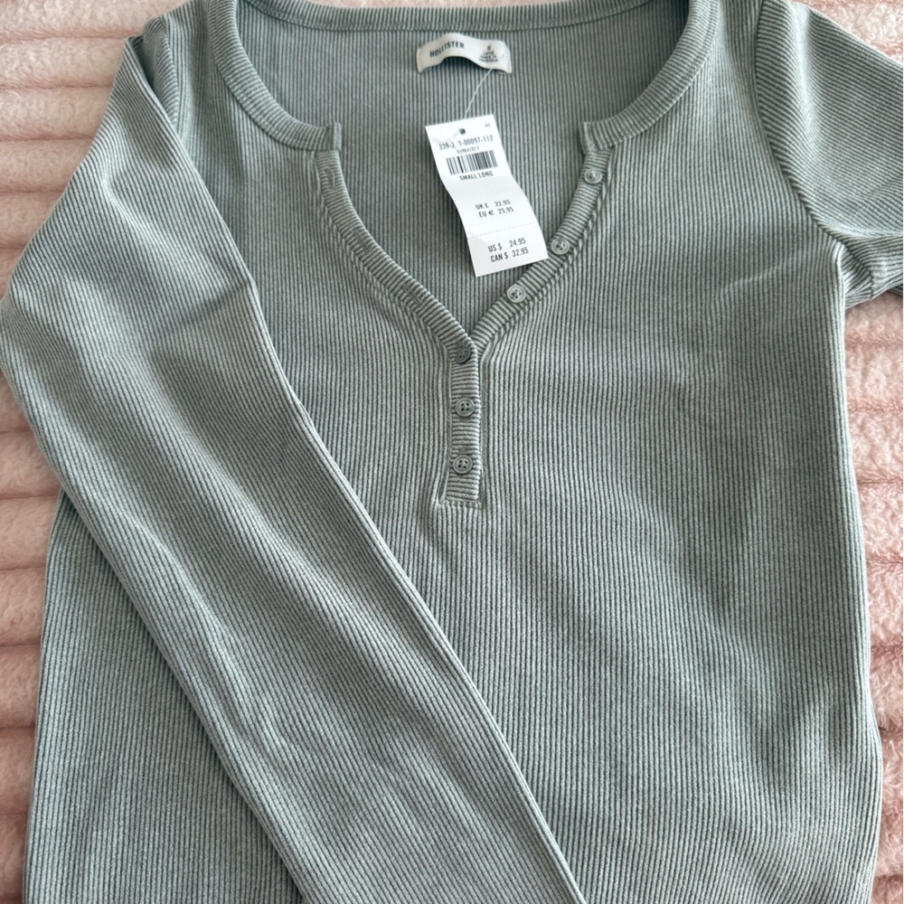 hollister button down top